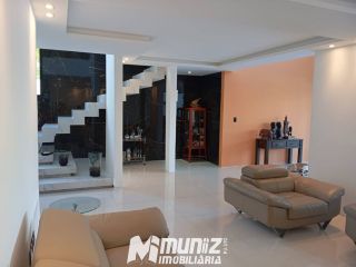 Casa à Venda em Localização Nobre Próxima à Orla de Aracaju