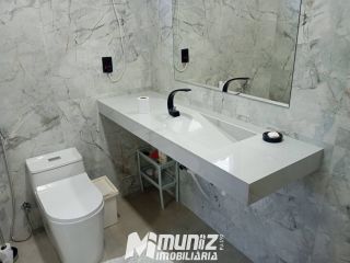 Casa à Venda em Localização Nobre Próxima à Orla de Aracaju