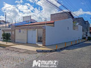 Casa Ampla à Venda em Localização Privilegiada – Farolândia