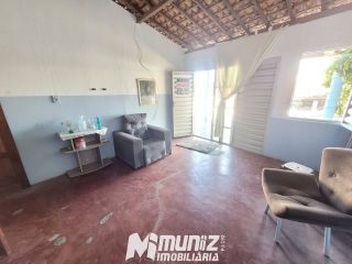 VENDE-SE CASA NA PRAÇA DE MARUIM