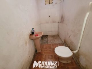 VENDE-SE CASA NA PRAÇA DE MARUIM