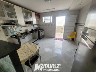 VENDE - SE CASA PROXIMO A IGREJA PIO DEZIMO - PALESTINA