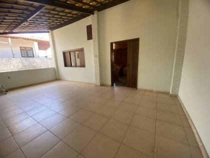 VENDE-SE CASA PROXIMO A ORLA DE ATALAIA