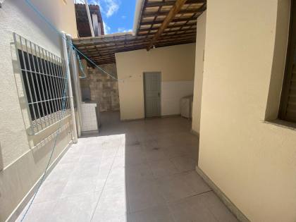 VENDE-SE CASA PROXIMO A ORLA DE ATALAIA