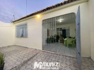 VENDE-SE CASA NO CONJ ALBANO FRANCO - NOSSA SENHORA DO SOCORRO