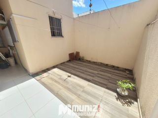 VENDE-SE CASA NA BARRA DOS COQUEIROS