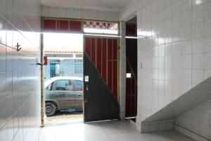 VENDE-SE CASA COM 3 PAVIMENTOS - GETULIO VARGAS