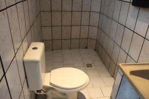 VENDE-SE CASA COM 3 PAVIMENTOS - GETULIO VARGAS