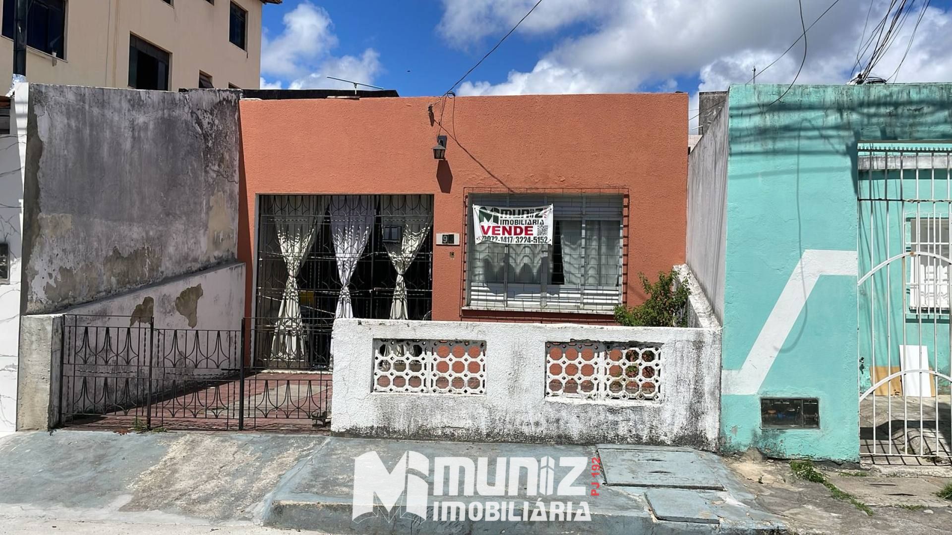 VENDE-SE CASA NO PONTO NOVO