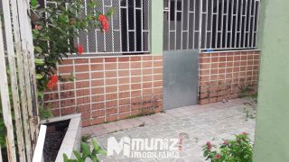 VENDE-SE CASA NO ORLANDO DANTAS, ANTIGA RUA B