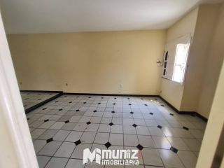 VEMDE-SE CASA NA RUA PEDRO LISBOA