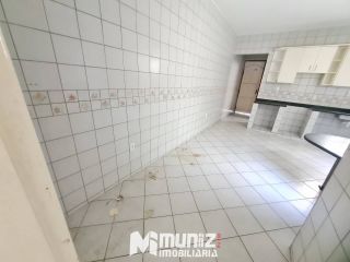 VEMDE-SE CASA NA RUA PEDRO LISBOA