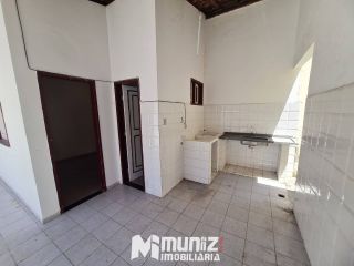 VEMDE-SE CASA NA RUA PEDRO LISBOA