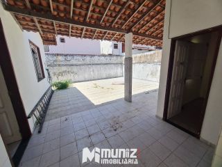 VEMDE-SE CASA NA RUA PEDRO LISBOA