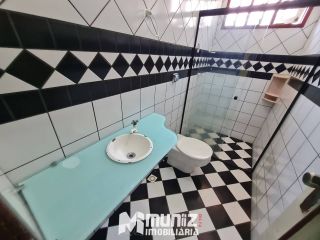 VEMDE-SE CASA NA RUA PEDRO LISBOA