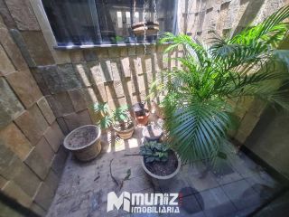 VEMDE-SE CASA NA RUA PEDRO LISBOA