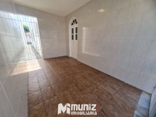 VENDE-SE CASA NA RUA DOM BOSCO, PRÓX A AV. HERMES FONTES