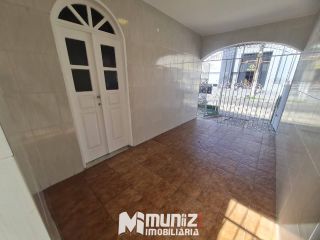 VENDE-SE CASA NA RUA DOM BOSCO, PRÓX A AV. HERMES FONTES