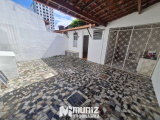VENDE-SE CASA NA RUA DOM BOSCO, PRÓX A AV. HERMES FONTES