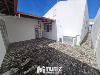 VENDE-SE CASA NA RUA DOM BOSCO, PRÓX A AV. HERMES FONTES