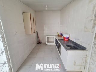 VENDE-SE CASA NA RUA DOM BOSCO, PRÓX A AV. HERMES FONTES