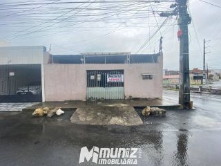 VENDE-SE CASA NA RUA GUMERCINDO BERSA - SANTO ANTONIO.