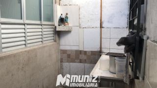VENDE-SE CASA NA RUA SANTA LUZIA COM PONTO COMERCIAL - CENTRO