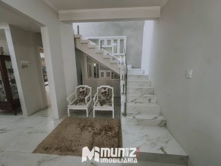 Casa à Venda com 3 Quartos, 3 Suítes no Bairro Grageru em Aracaju