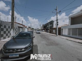 Casa à Venda com 3 Quartos, 3 Suítes no Bairro Grageru em Aracaju