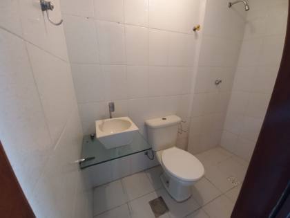 ALUGA-SE EXCELENTE APARTAMENTO C/ 145 m²,EDF. BIARRITZ PLAZA