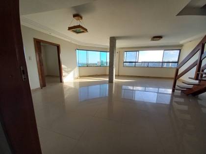 ALUGA-SE EXCELENTE APARTAMENTO C/ 145 m²,EDF. BIARRITZ PLAZA