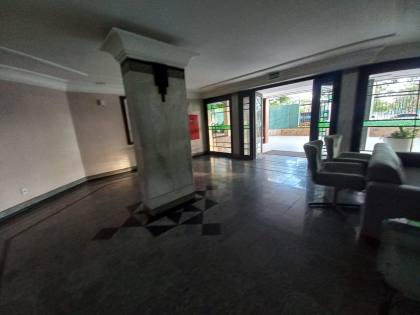 ALUGA-SE EXCELENTE APARTAMENTO C/ 145 m²,EDF. BIARRITZ PLAZA