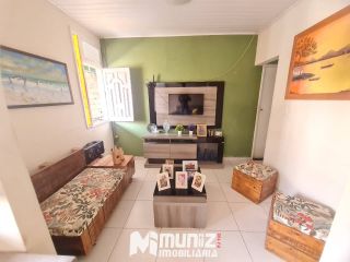 VENDE-SE CASA COM 2 PAVIMENTOS