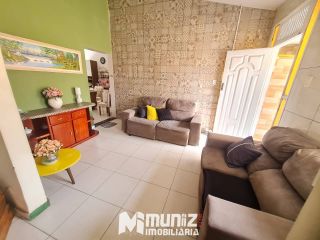 VENDE-SE CASA COM 2 PAVIMENTOS