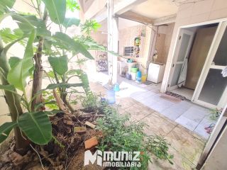 VENDE-SE CASA COM 2 PAVIMENTOS