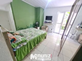 VENDE-SE CASA COM 2 PAVIMENTOS