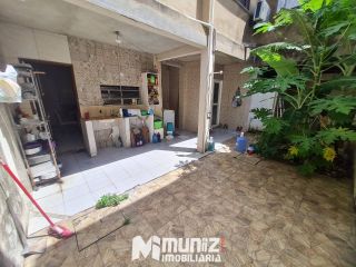 VENDE-SE CASA COM 02 PAVIMENTO NO B. LUZIA