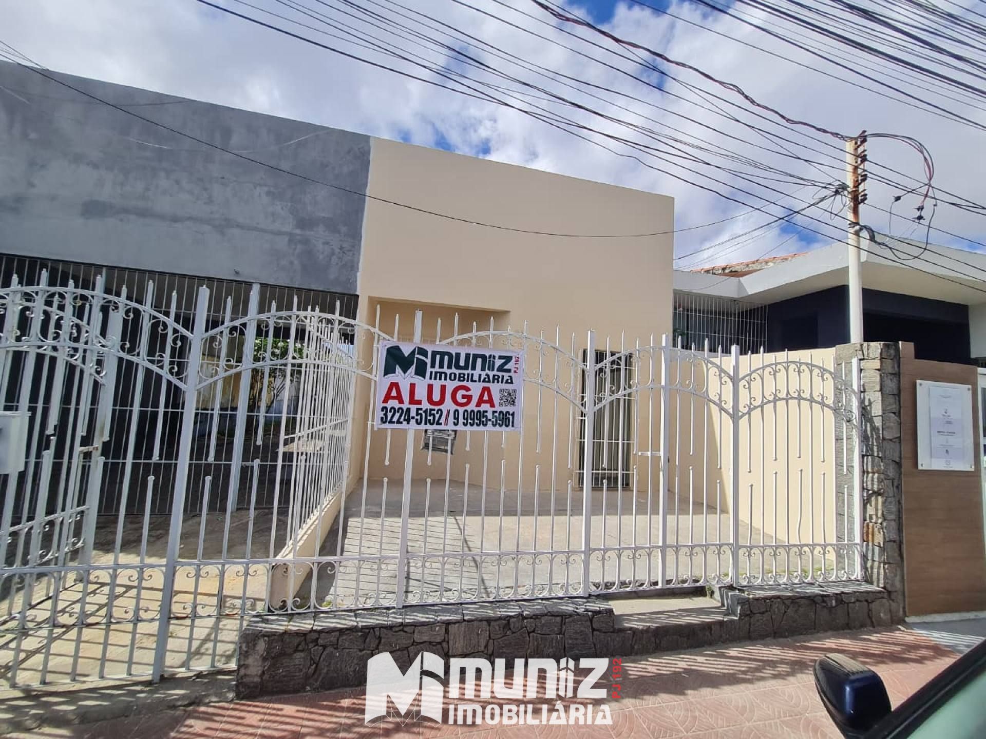 ALUGA-SE PONTO COMRCIAL  MED. 69m²