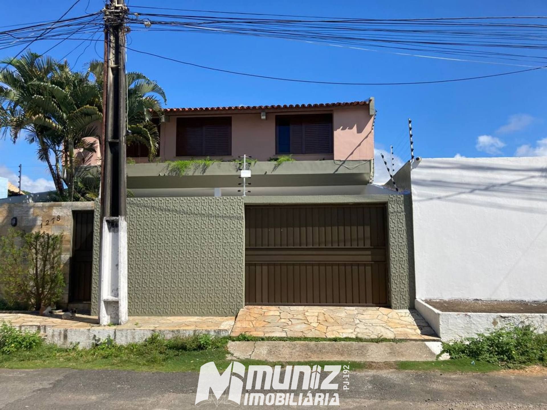 VENDE-SE CASA NA RUA JORDÃO DE OLIVEIRA - BAIRRO ATALAIA