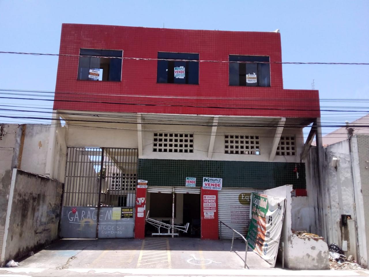 VENDE-SE PRÉDIO COMERCIAL C/ 3 PAVIMENTOS