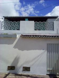 Vende-se 3 Casas pelo Preço de uma Próximo à Avenida Veneza, na Rua José da Silva Carvalho