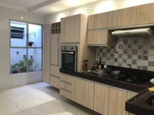 VENDE-SE CASA NA RUA ITAPORANGA - BAIRRO GETULIO VARGAS