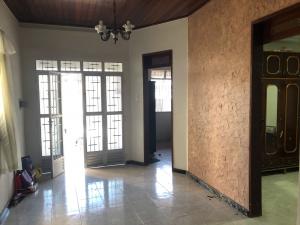VENDE-SE CASA NA RUA ITAPORANGA - BAIRRO GETULIO VARGAS