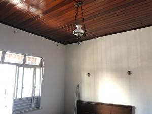 VENDE-SE CASA NA RUA ITAPORANGA - BAIRRO GETULIO VARGAS