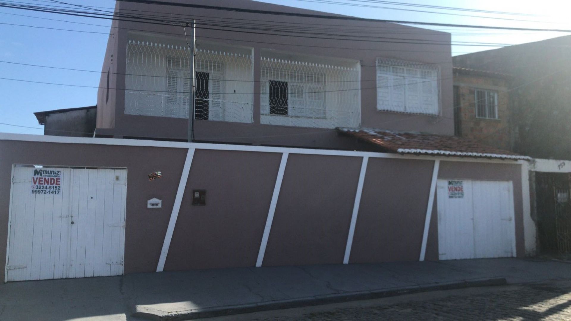 VENDE-SE CASA NA RUA PORTO ALEGRE - BAIRRO SIQUEIRA CAMPOS
