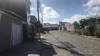 VENDE-SE CASA NA RUA PORTO ALEGRE - BAIRRO SIQUEIRA CAMPOS