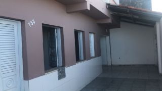 VENDE-SE CASA NA RUA PORTO ALEGRE - BAIRRO SIQUEIRA CAMPOS