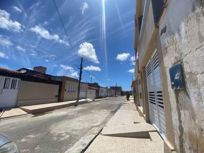 VENDE-SE CASA COM 2 PAVIMENTOS NO MARCOS FREIRE 2