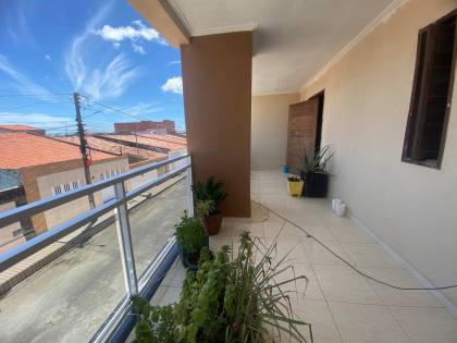 VENDE-SE CASA COM 2 PAVIMENTOS NO MARCOS FREIRE 2