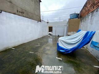 VENDE-SE CASA NO CONJ BUGIO